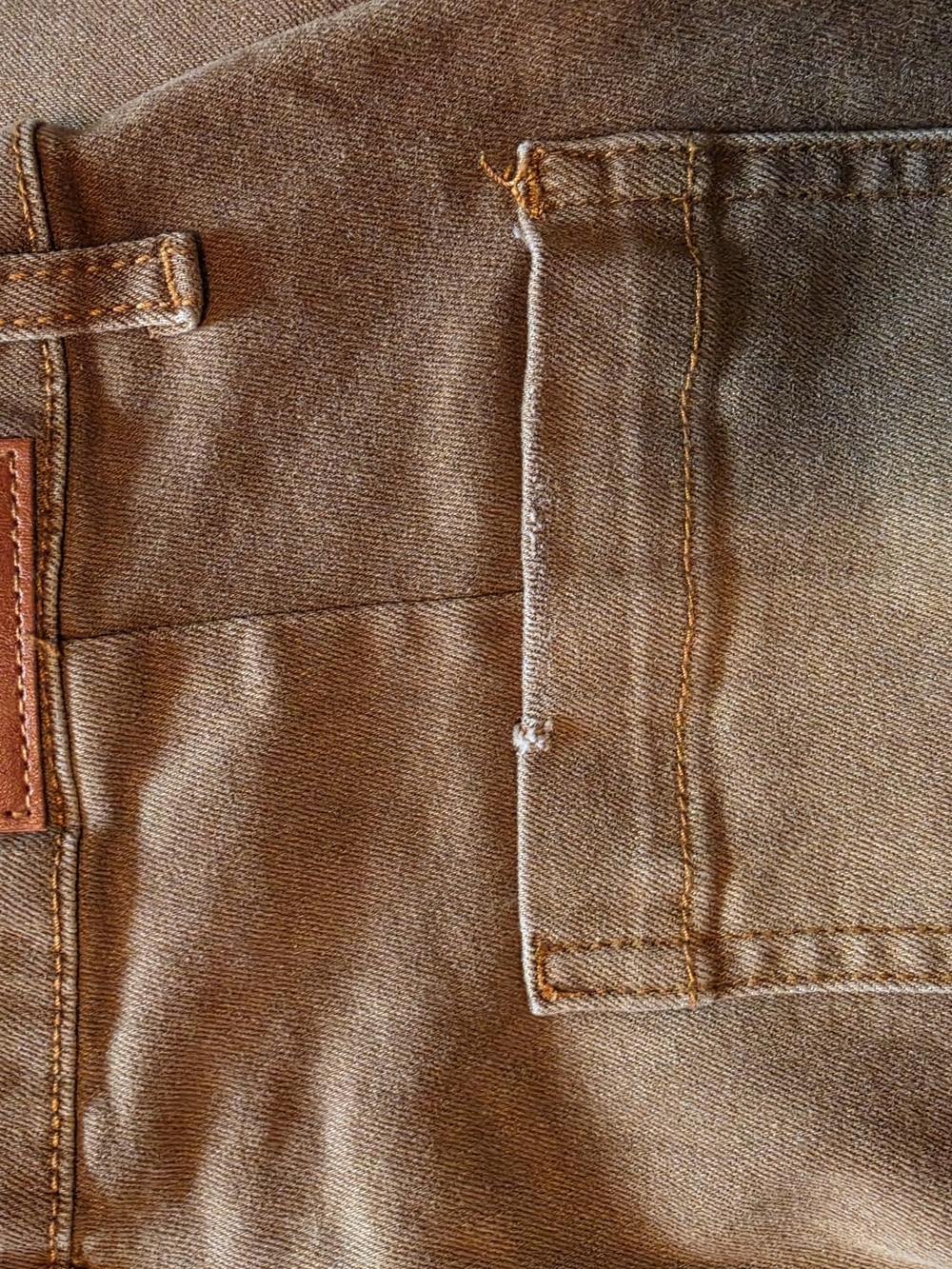 High-Rise Wide-Leg Jeans in Brown - Picture 4 of 5